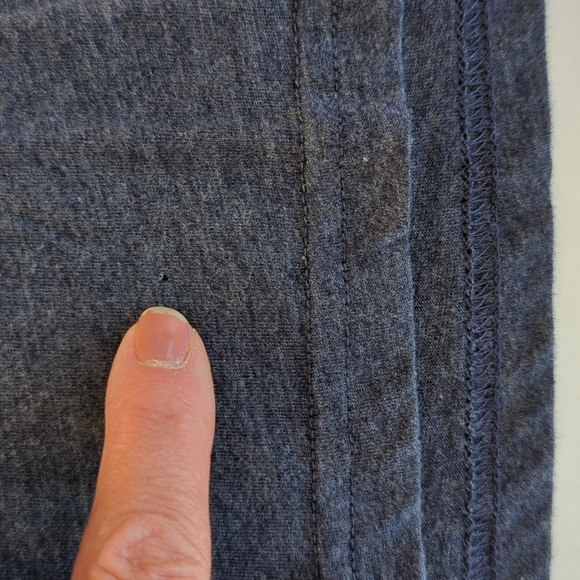 NFL Team Apparet New England Patriots Embellished V Neck Tee Shirt M Blue Red - Picture 16 of 16